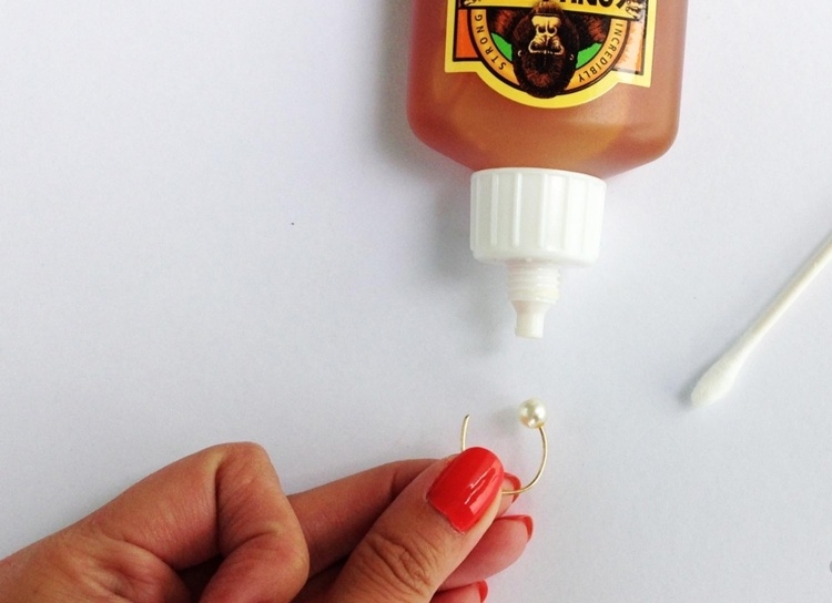 Înfrumusețați inelul de sârmă cu perle albe Fă-ți singur bijuteriile de sârmă-mărgele-inel