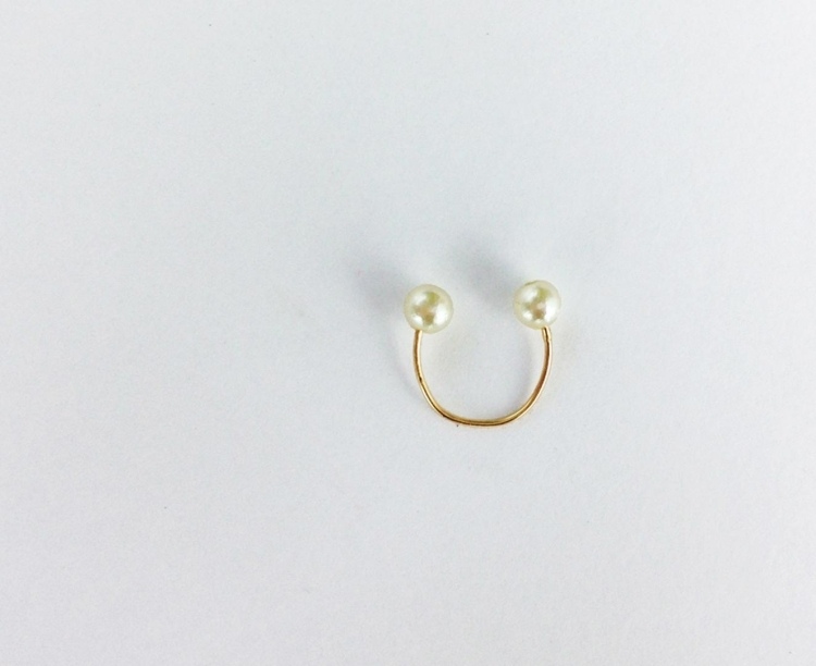 inel de sârmă de casă inspirat de designul Chanel bijuterii-face-it-yourself-sârmă-alb-perle