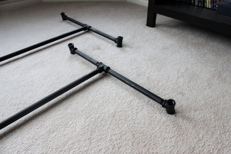 Construiți-vă propria bază pentru birou din tuburi Construiți-vă propriul birou-idei-instrucțiuni-masă de lucru-mobilier tubular-negru-tuburi-metalice