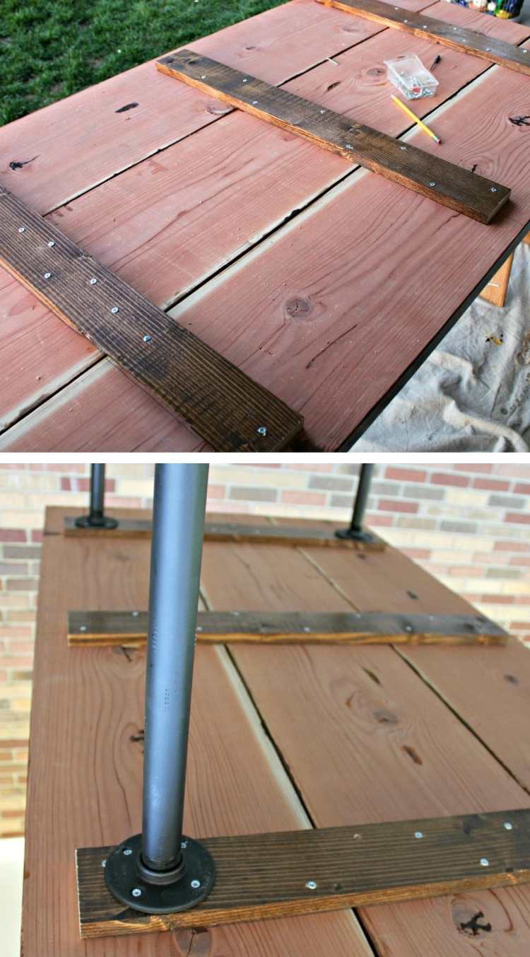 Cumpărați un panou de lemn gata făcut sau construiți-l singur din plăci de lemn, așa cum se arată birou-construiți-vă-idei-instrucțiuni-țevi-conectori-țevi-asamblare-panou-din-lemn