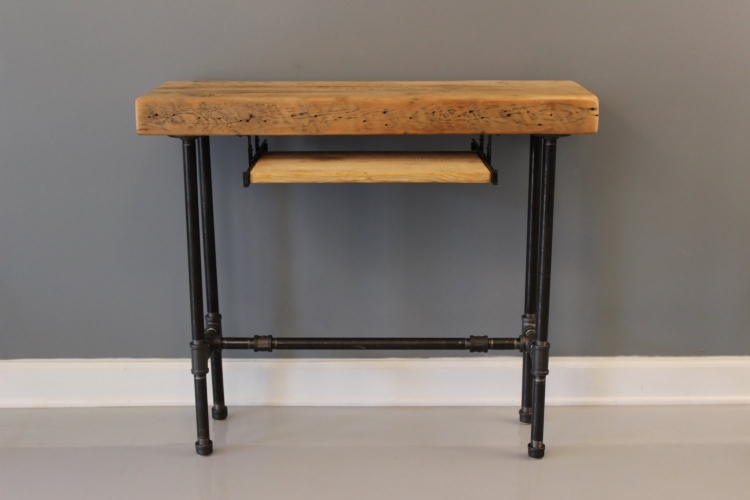 simplu și ușor - placă de lemn, care țevi și conectori de țevi birou-construiți-vă-idei-masă-de-lucru-design-industrial-mobilă-tubulară-tuburi-cu-plăci-de-lemn