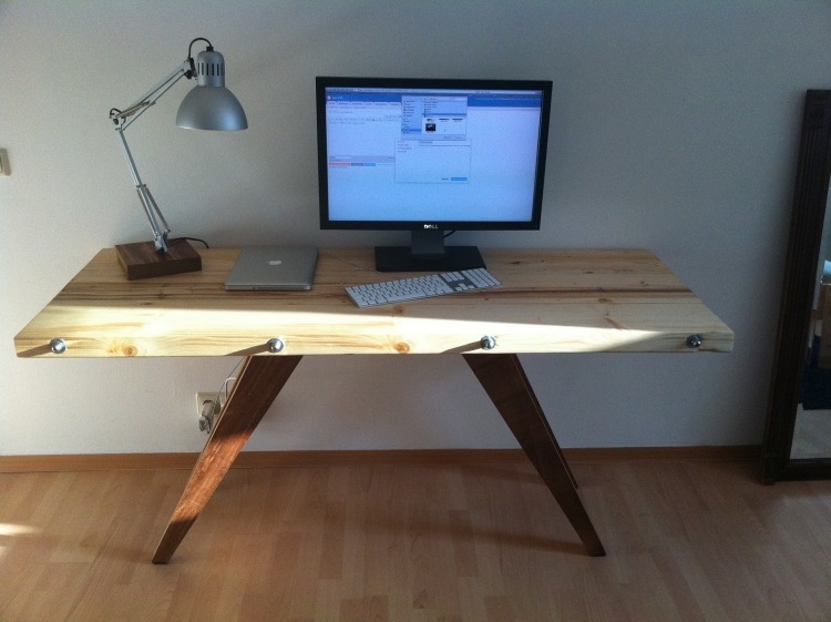 masa de lucru mare din lemn masiv cu fire decorative birou-construiți-vă-idei-masă-de-lucru-șuruburi-din-lemn-masiv-modern-minimalist-computer-stație-de-lucru