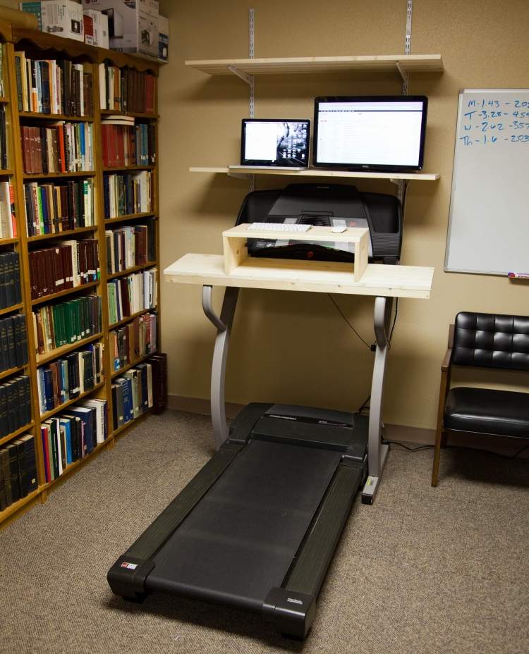 foarte practic - creați și ceva pe computer în timpul antrenamentului Construiți-vă-propriile-idei-de-birou-masă-de-lucru-cale-rafturi-studiu-computer