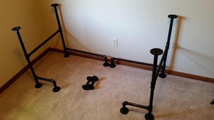 Construiește-ți propriul birou de jocuri din tuburi metalice birou-construiți-vă-idei-instrucțiuni-jocuri-tuburi-mobilier tubular-picioare-conectori tub