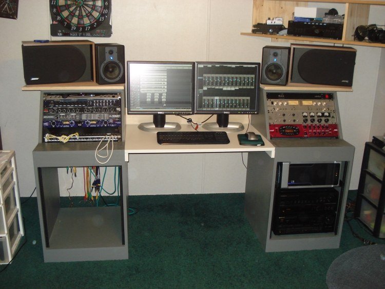 Birou de jocuri cu compartimente individuale pentru toate consolele birou-construiți-vă-idei-instrucțiuni-jocuri-de-masă-console-bricolaj-gri