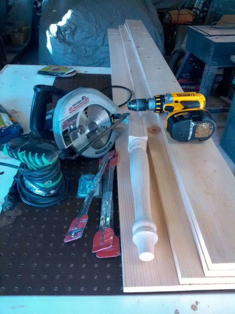 Construiți-vă propriul birou din lemn pentru copii - materiale birou-construiți-vă-idei-instrucțiuni-birou pentru copii-lemn-transformat-șurubelniță-fără fir-materiale