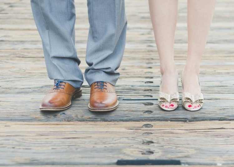 Tendințe de pantofi pentru vară Kitten-heels-glittering-bow