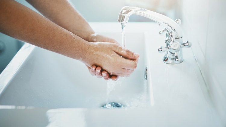 Self Tanner Îndepărtați petele Remedii la domiciliu pentru mâini Îngrijirea corpului Sfaturi de vară