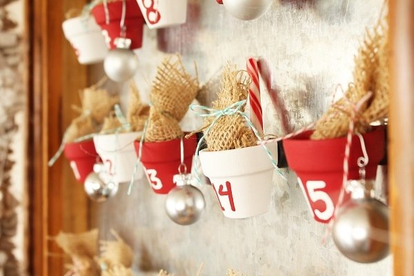 tinker calendarul de venire singur idee mici ghivece de lut roșu alb pânză calendarul de venire de casă, oale mici de lut, pânză roșie și albă