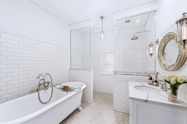 Baie de interior shabby chic cabină de duș albă