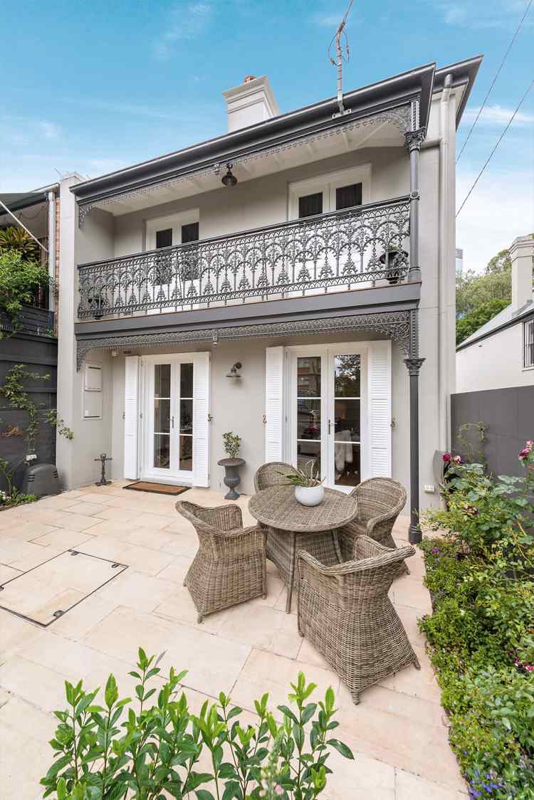 Balustradă unifamilială de balcon din fier forjat aspect shabby chic