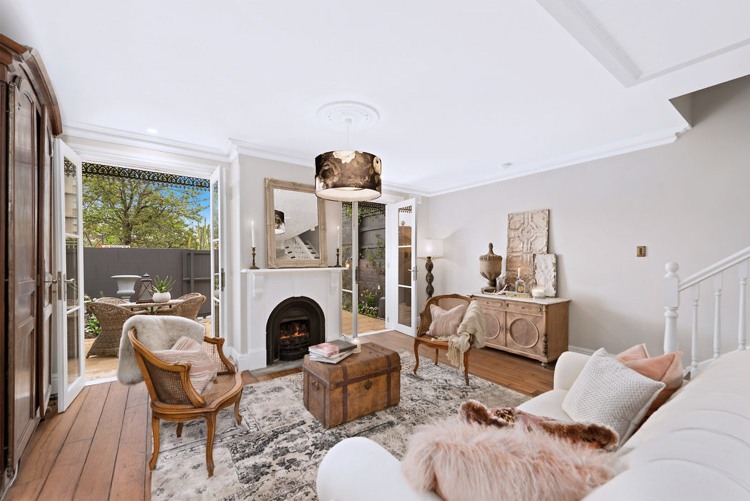 Mobilier shabby chic sufragerie valiză masă de cafea sifon sculptură în lemn