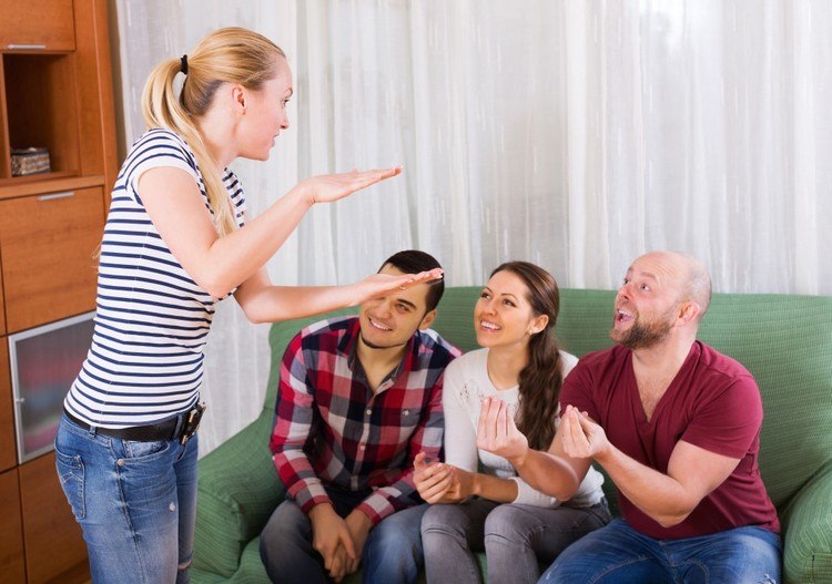 Jocuri de Anul Nou pentru adulți - șaradă Jocuri de Revelion pentru adulți-turmă-joc-popular-petrecere-joc-Revelion