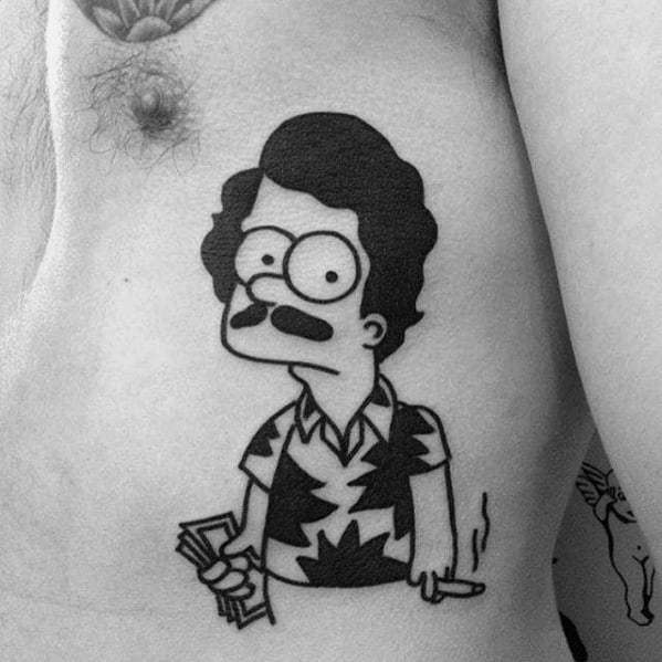 Tatouage simple des Simpsons sur la poitrine
