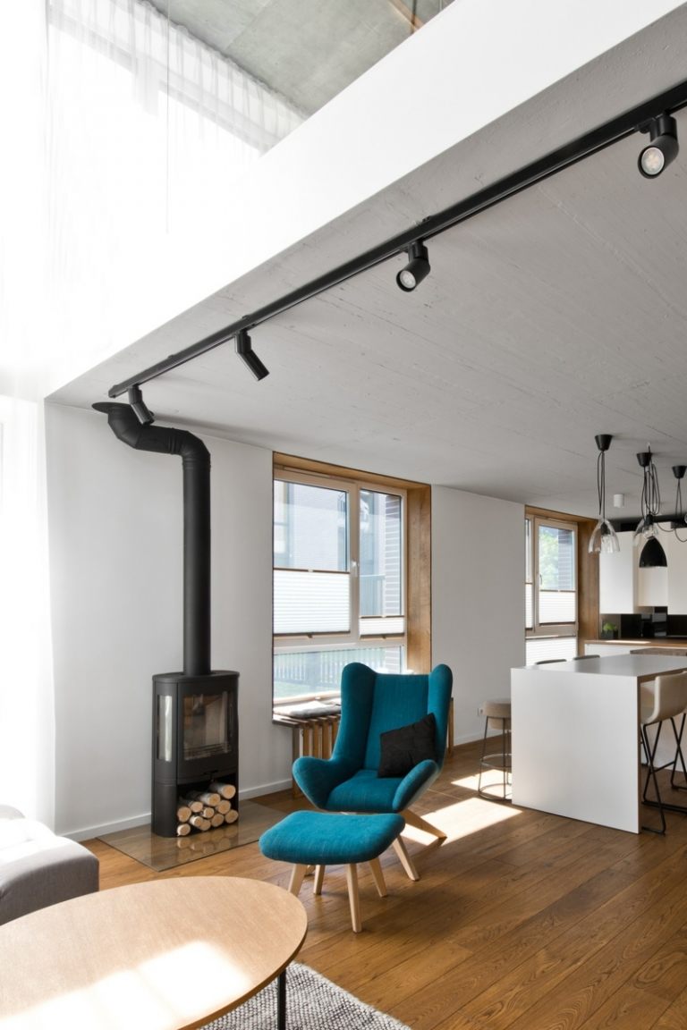 Stil scandinav pentru fotoliu în turcoaz stil scandinav șemineu gri încălzire șezlong relax