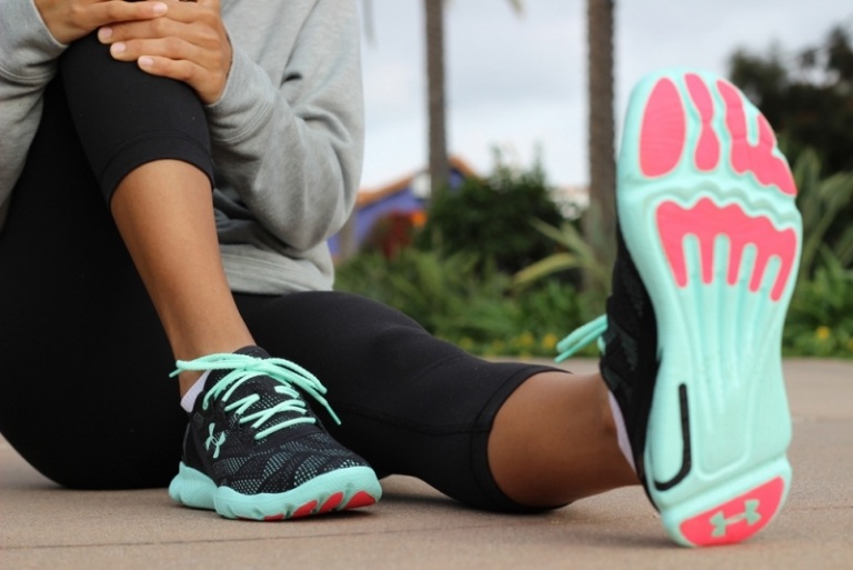 Adidași-trend-jambiere-negre-sportive-speedform