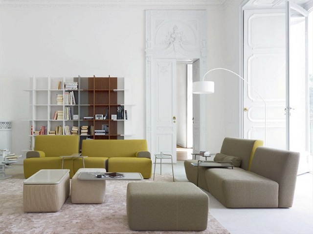 Canapea living cu otoman Ligne Roset gri iarbă verde Canapea cu otoman Ligne Roset gri iarbă verde culori pastelate mobilier modern
