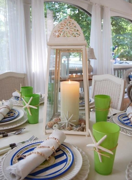 Idei de decorare proaspete decor de masă de vară lumânări cu stea de mare Idei de decorare proaspete decor de masă de vară sfeșnic stea de mare