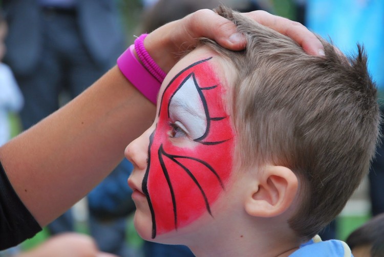 instrucțiuni de pictură a fețelor contururi negre spiderman