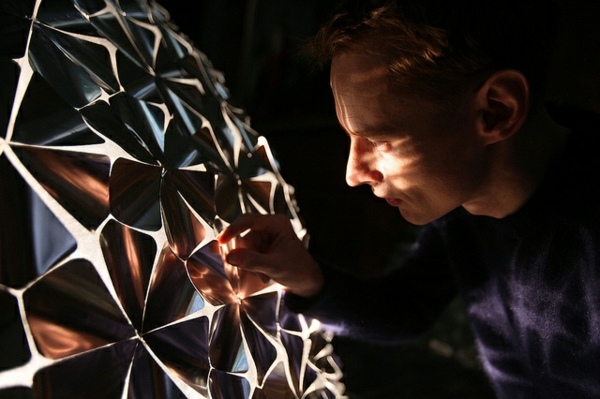 Expoziție-Studio-Roosegaarde-lotus7