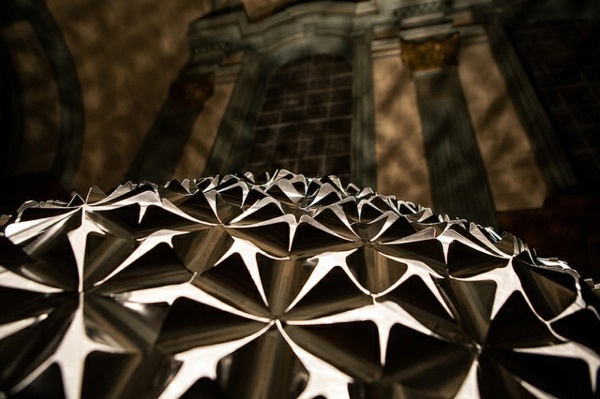 Lumini și umbre-flori inteligente vii