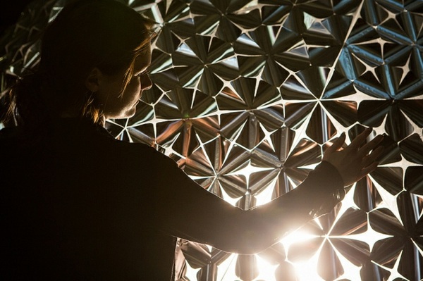 Senzori de lumină și umbră-flori-de-aluminiu-vii