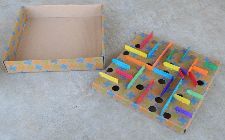 Fă-ți mingea de labirint din carton jocuri-face-it-yourself-mază-labirint-carton-cutie-pantofi-bastoane de înghețată