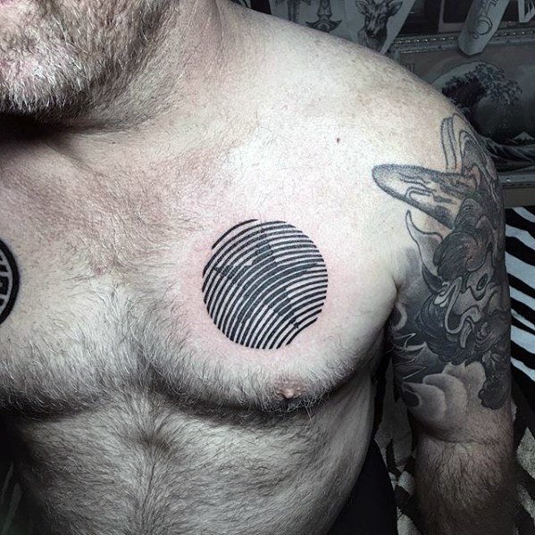 Black Star Tattoo para homens no peito