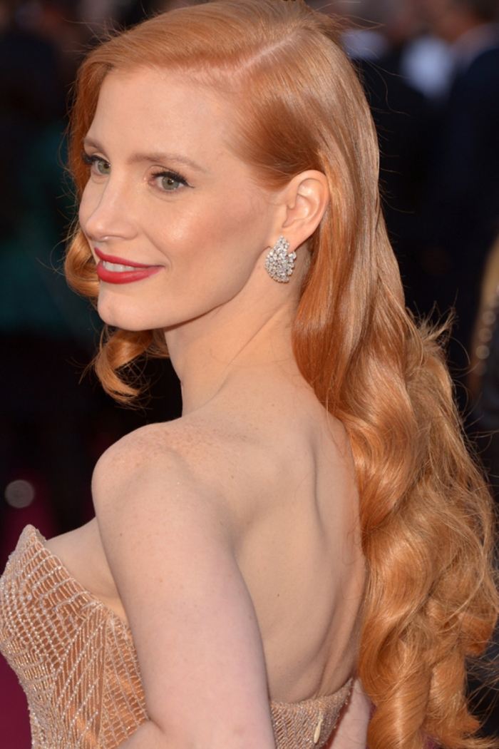 părul-blond-roșu-valuri-lungi-Jessica-Chastain