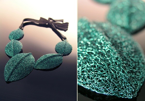 Colier din tablă ornamente frumoase culoare verde idee cadou ziua femeilor