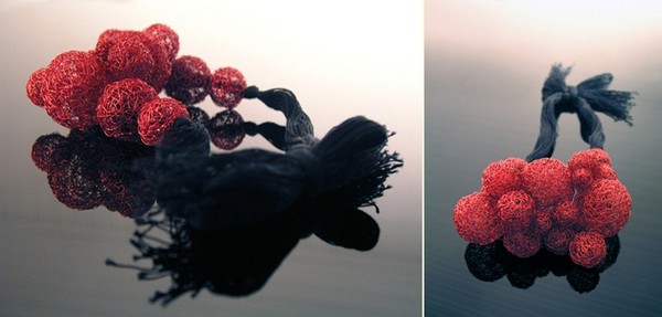 Bijuterii gât culoare roșie panglică neagră formă minge Culoare panglică neagră formă minge modernă la modă 2014