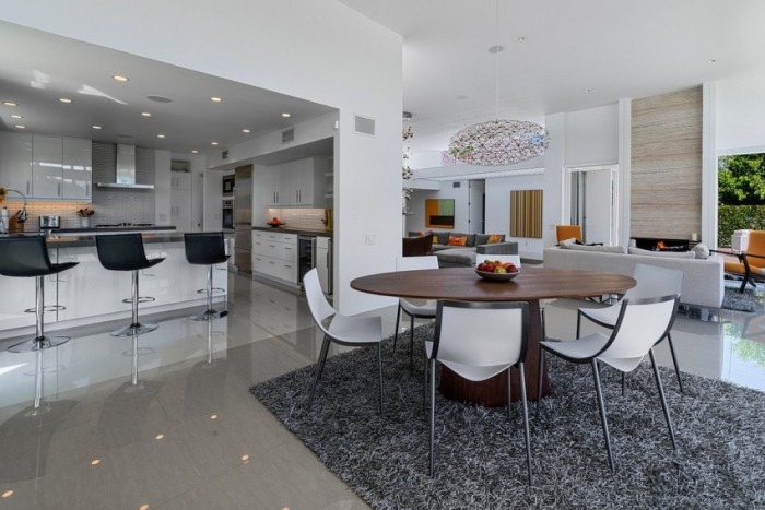 Design de cameră deschisă în covor alb, confortabil, în zona de luat masa cameră deschisă-design-alb-ca-cameră-culoare-zonă de luat masa-zonă de gătit