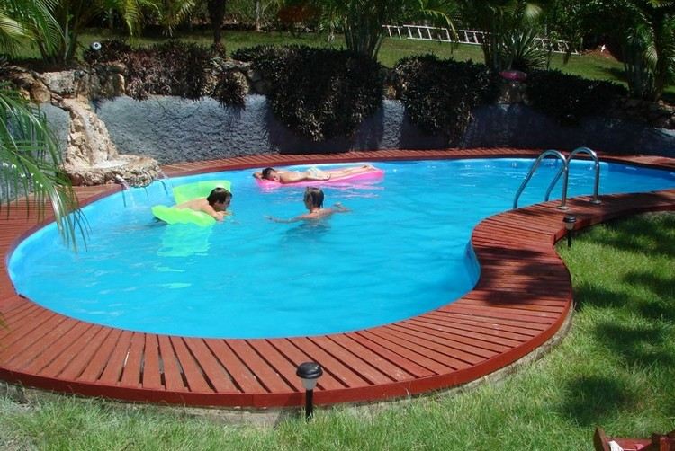 Podele din lemn WPC în jurul piscinei piscina-gradina-proprie-wpc-borduri-din-lemn