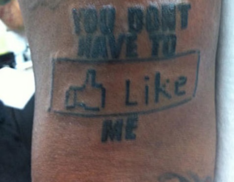 T Pain Neck VOCÊ NÃO TEM Tatuagem