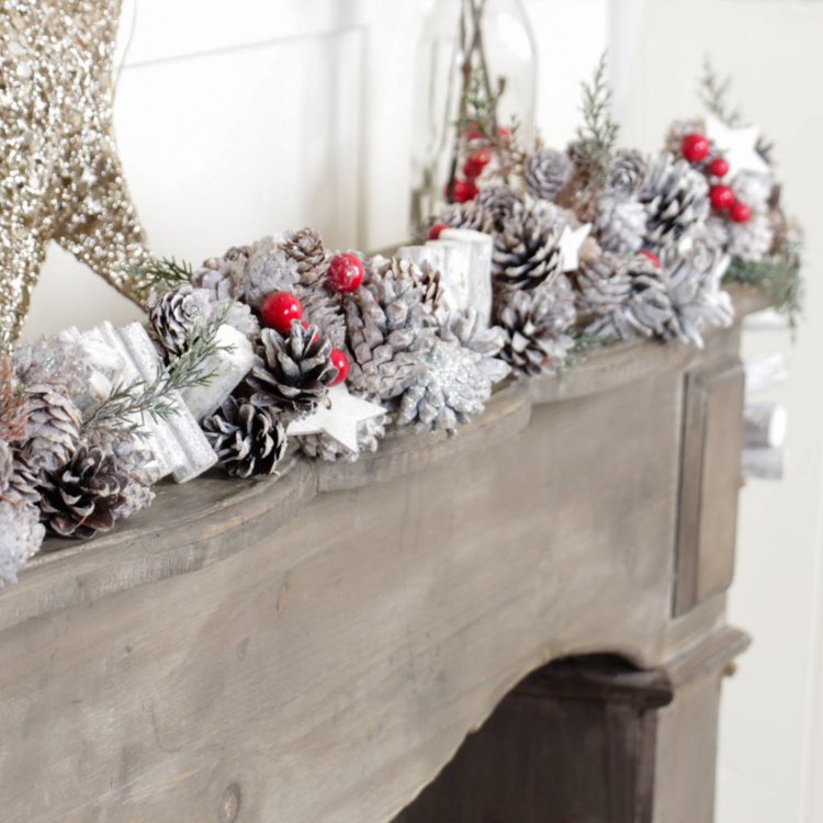 Pino conic înălbitor ghirlandă cămăruță zăpadă artificială driftwood trandafir șold