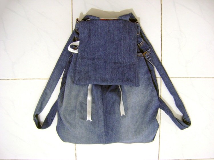 Coaseți-vă propriul rucsac din denim sac-vârstă-blugi-aproape-idei-rucsac-bricolaj-denim-țesătură blugi