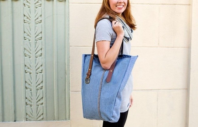 Coaseți singur o geantă mare din blugi vechi Geantă din blugi vechi aproape de instrucțiuni-școală-de-călătorie-mare