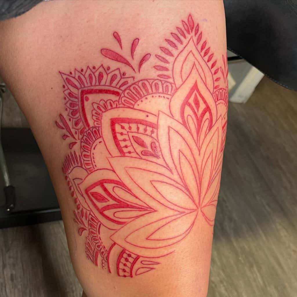 Prós Contras de tatuagens vermelhas 1