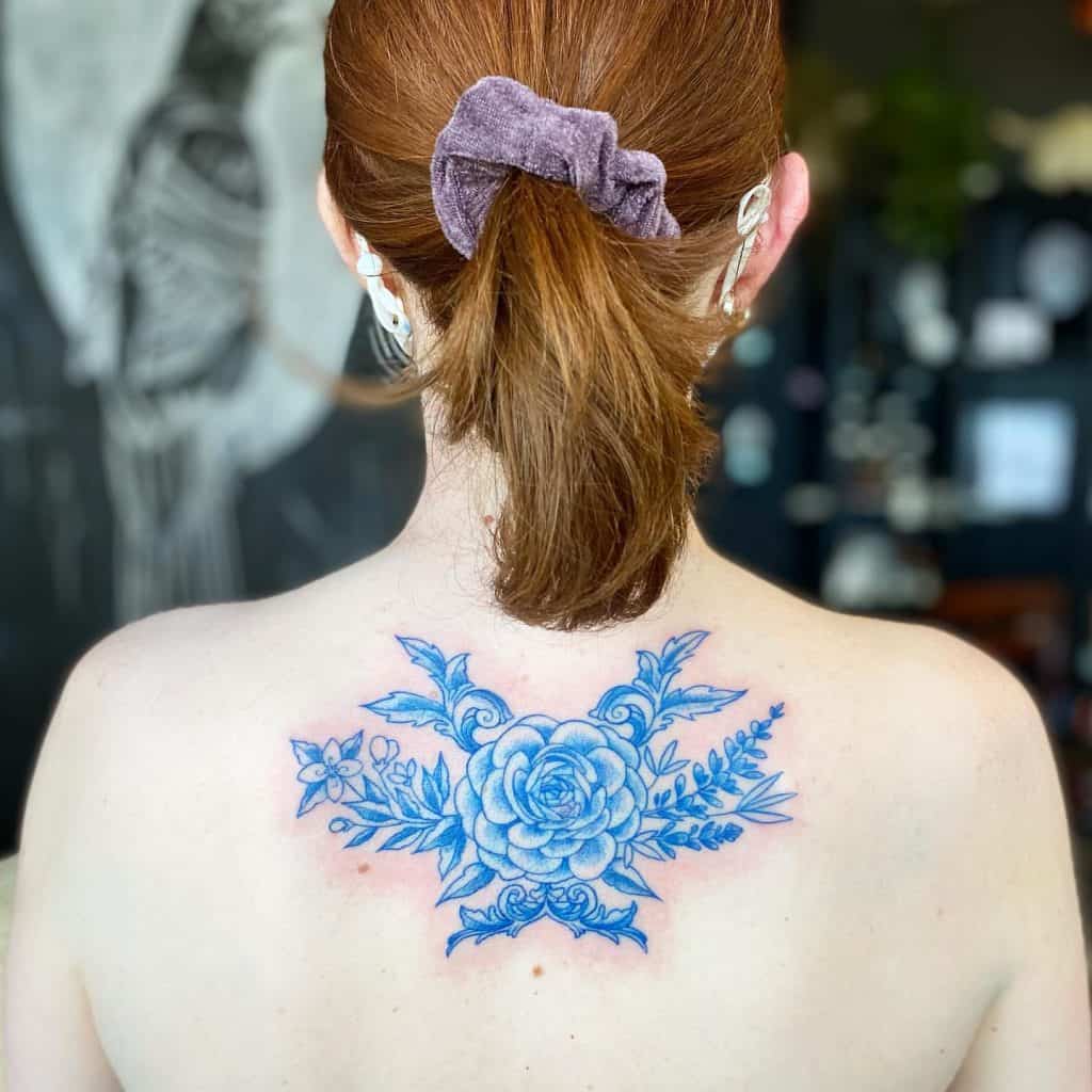 Prós Contras das tatuagens com tinta azul 2