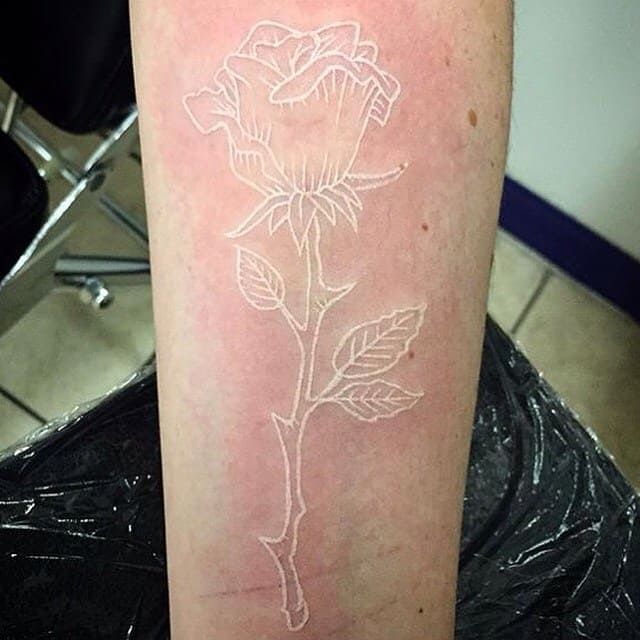 Prós Contras das tatuagens brancas 3