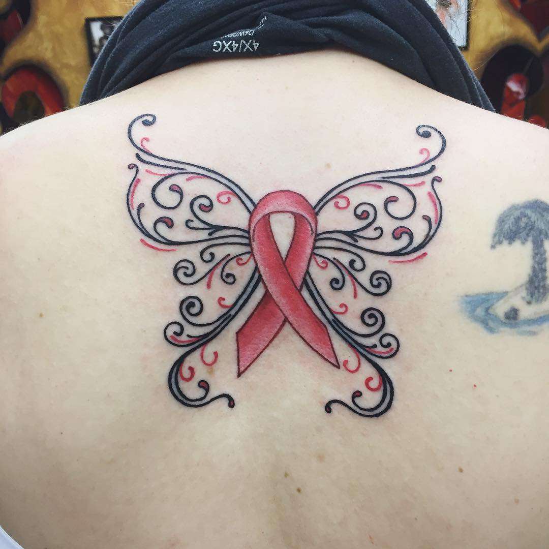 Tatuaje pentru femei peste 50 de idei de tatuaje cu fluture cu cancer de sân