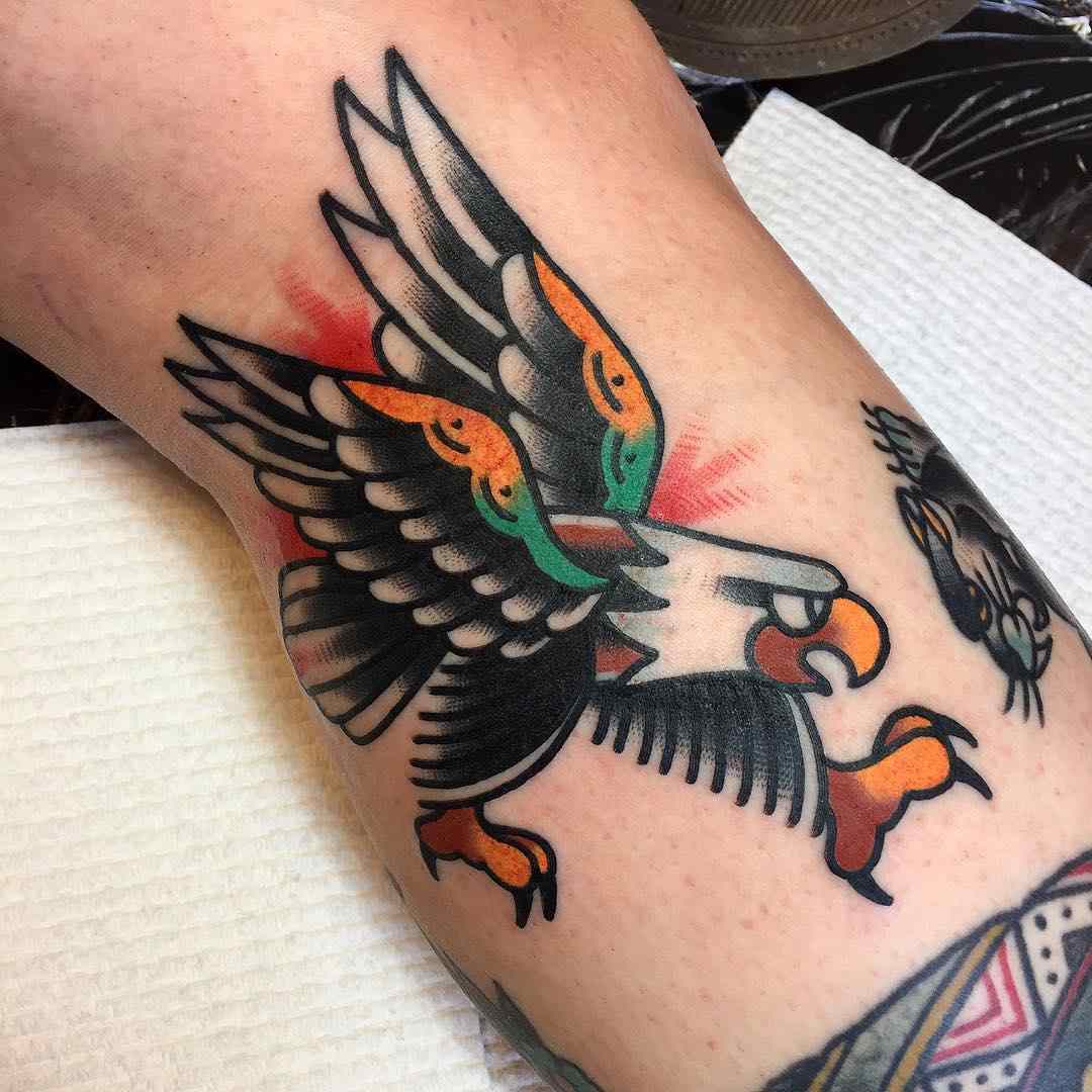 Tatuaje vultur cu semnificație tendințe tatuaj design școală veche 2019