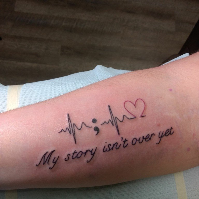 Punct și virgulă însemnând ziceri despre tatuaje iubirea de sine idei de tatuaje femei