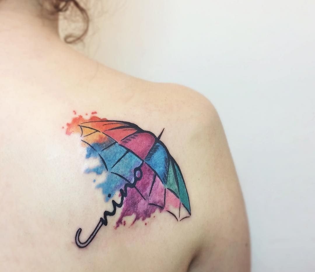 Tatuaje umbrelă cu semnificație tatuaj pe umăr pentru femei mici