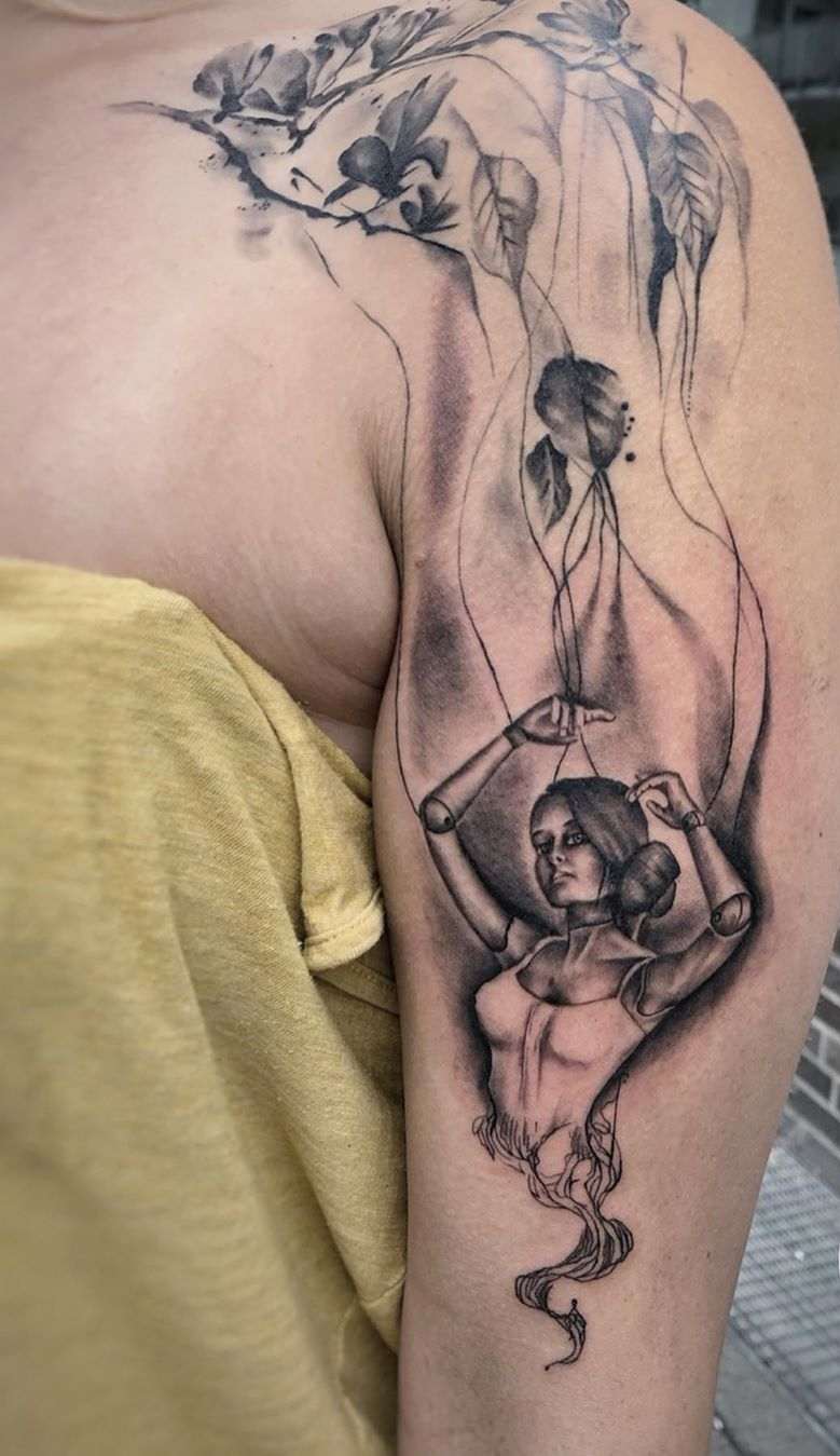 Design tatuaj marionetă pentru idei de tatuaje pe umăr pentru femei