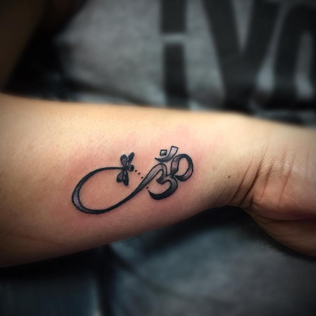 Tatuaj semn infinit semnificații idei tatuaj încheietura tatuaje prietenie