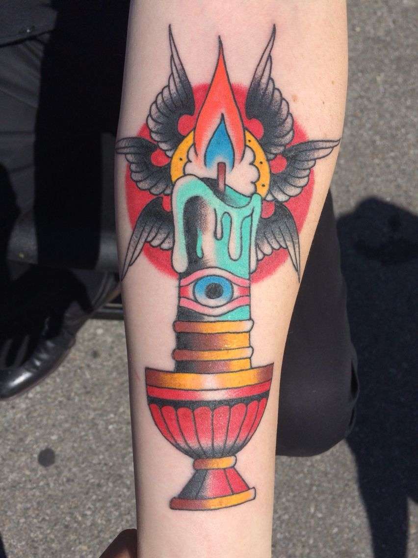 Lumanare design tatuaj cu ochi tatuaj idei antebrat femei