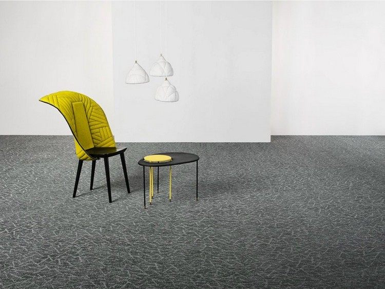 Covor cu motive gri Carpet-vinil-țesături-fibre-motiv-culoare-gri-GRAFICĂ-TEXTURĂ-NEGRU-BOLON