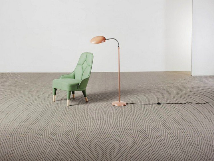 linii înclinate motiv mochetă Carpet-vinil-tesatura-fibre-motiv-diagonala-linii-bej-GRAPHIC-HERINGBONE-BEIGE-BOLON