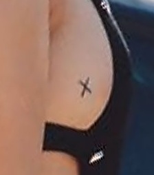 Tessa Brooks X tetovaža